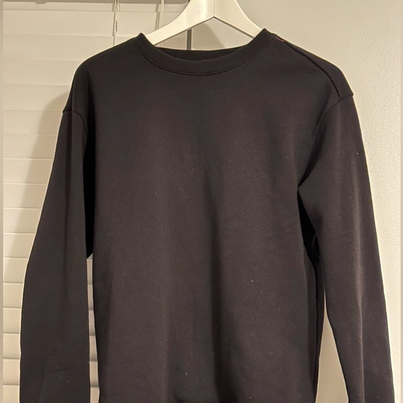 H&M Black Sweatshirt - Picture 1 of 1